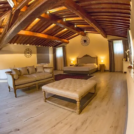 Relais Poschi Bed & Breakfast 4*
